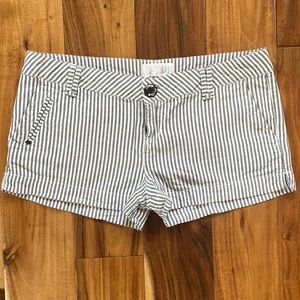 Seersucker striped shirt shorts